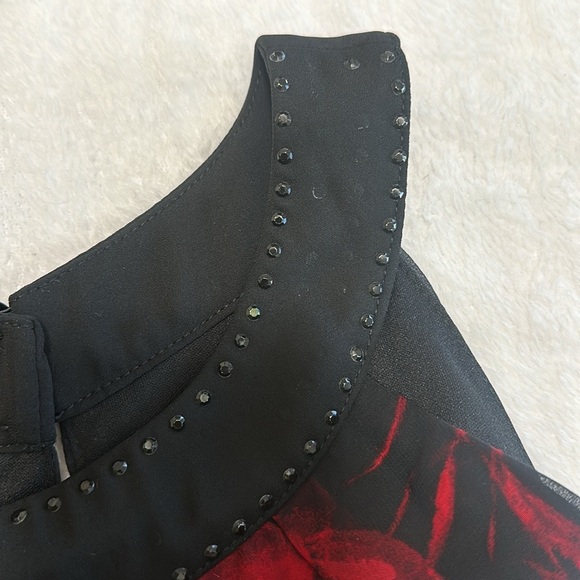 🌹Sleeveless Blouse Rose Print - Picture 9 of 10